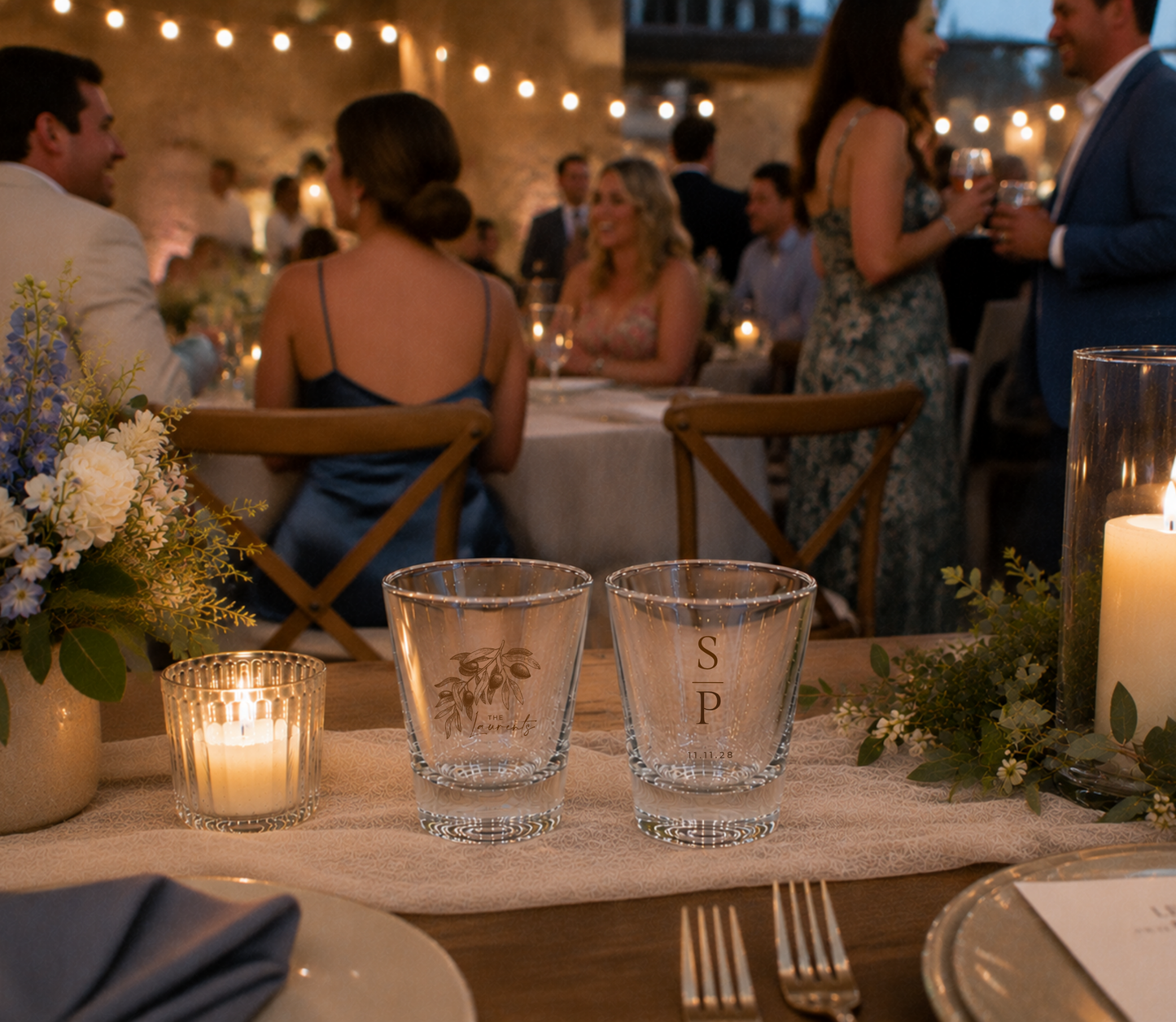 Olive Branch personalized wedding shot glasses.

Mediterranean wedding shot glasses with olive branch design.

Personalized botanical wedding shot glasses.